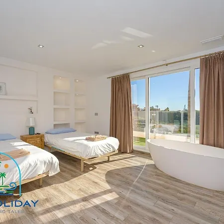 Stunning Gabriella Private Pool فيلة